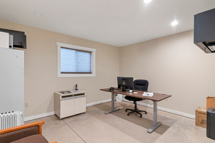 More Photos Of 2120 Apple Loop, Lyons Industrial For Sale