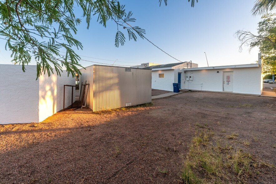 More Photos Of 135 N Country Club Dr, Mesa Office For Lease