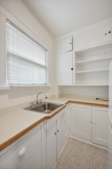 More Photos Of 605 E Denny Way, Seattle Apartments For Sale