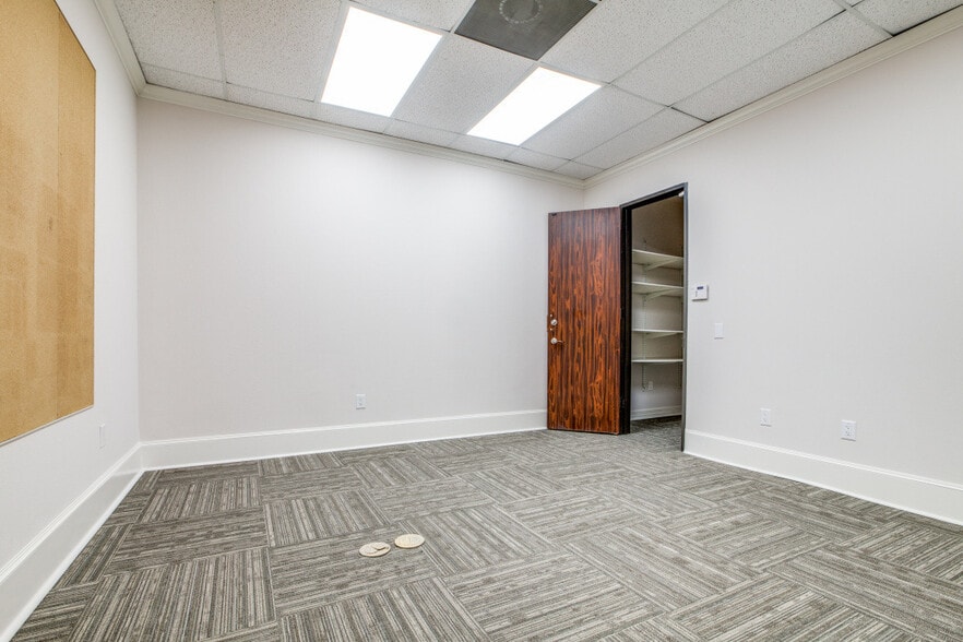 More Photos Of 4779-4781 S Main St, Stafford Office For Lease