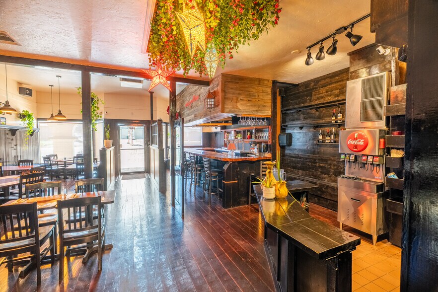 More Photos Of 8501 El Camino Real, Atascadero Restaurant For Sale