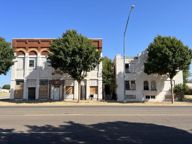 Primary Photo Of 315-321 W Broadway St, Altus Apartments For Sale