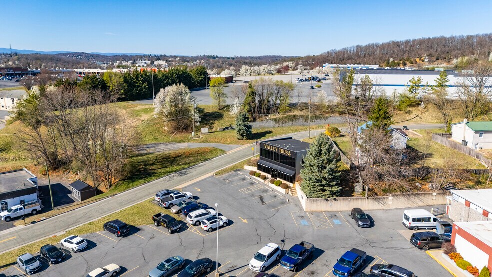 More Photos Of 829 Greenville Ave, Staunton Office For Sale