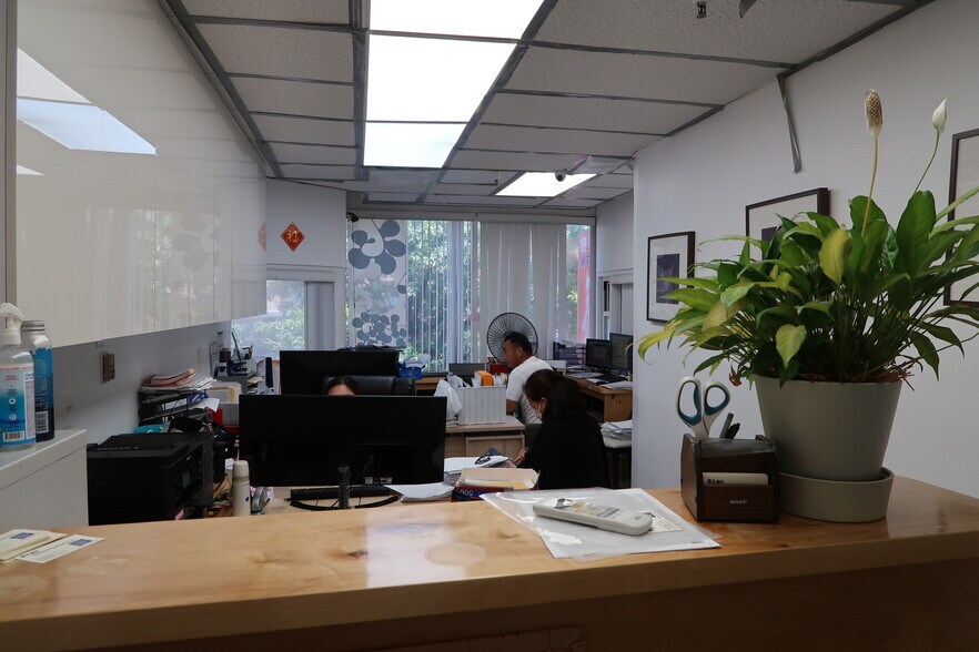 More Photos Of 4146 Main St, Flushing Office For Lease