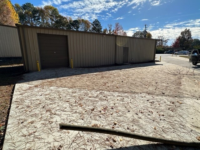 More Photos Of 1484 Lake City Industrial Ct, Morrow Flex For Sale