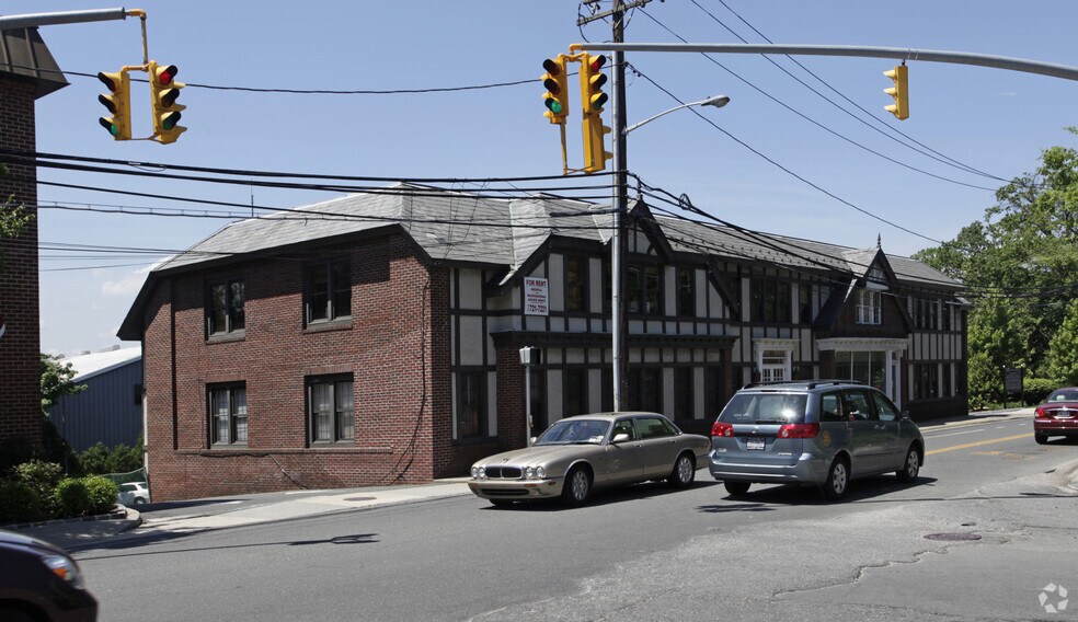 More Photos Of 55 Bryant Ave, Roslyn Office For Sale