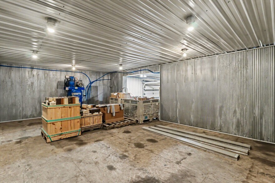 More Photos Of 4685 W US Route 20, Gibsonburg Light Distribution For Sale