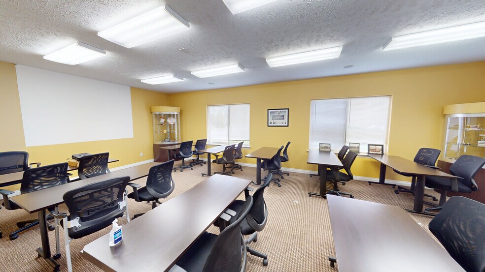 More Photos Of 1503 Glastonbury Dr, Saint Johns Medical For Sale