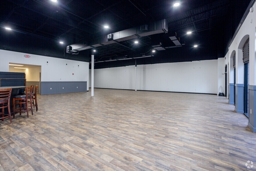 More Photos Of 18321 W Lake Houston Pky, Humble Unknown For Lease