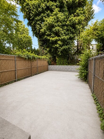 More Photos Of 7020 Woodland Ave, Philadelphia Apartments For Sale