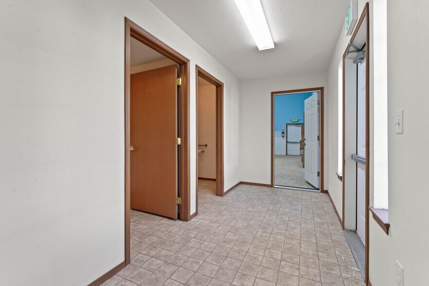 More Photos Of 13315 W 13th Ave, Airway Heights Light Manufacturing For Sale