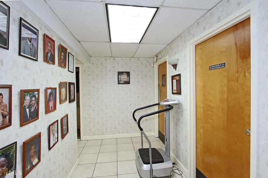 More Photos Of 2760 Pleasantwood Dr, Decatur Religious Facility For Lease