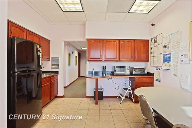 More Photos Of 4757 Mcleod Dr E, Saginaw Medical For Sale