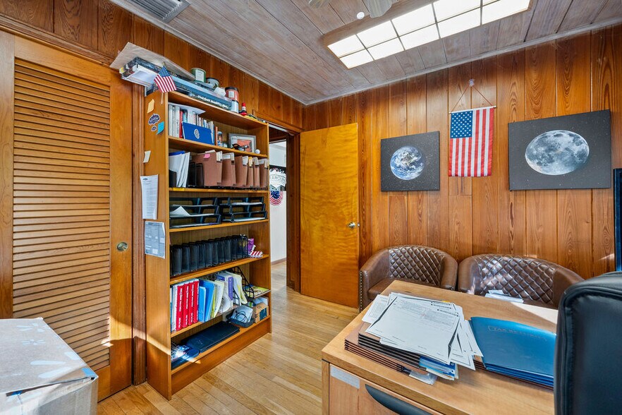 More Photos Of 400 SE Flamingo Ave, Stuart Office Residential For Sale