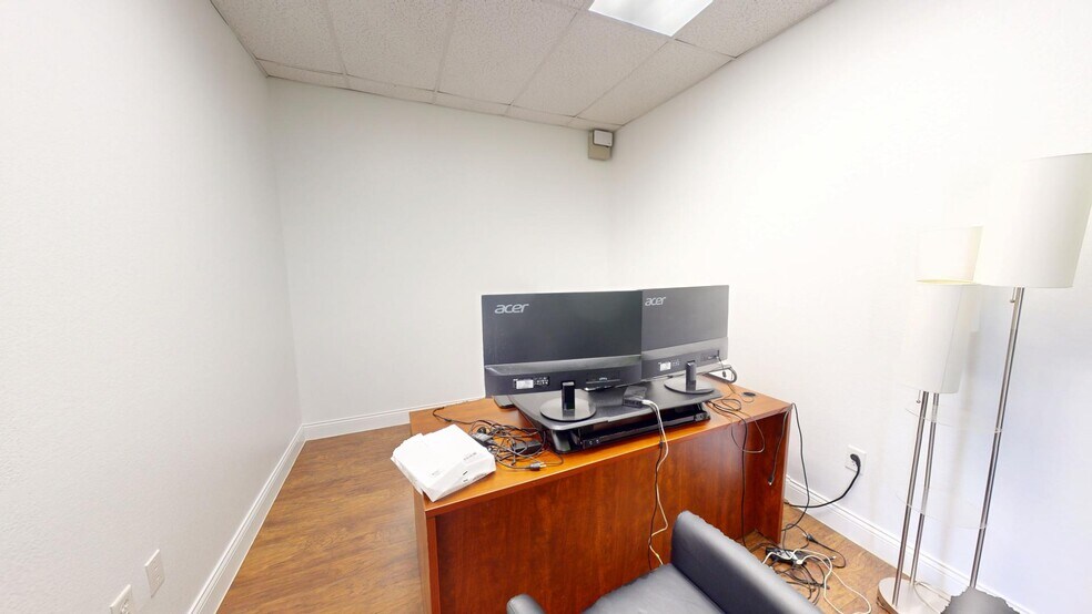 More Photos Of 2001 Windy Ter, Cedar Park Light Distribution For Sale