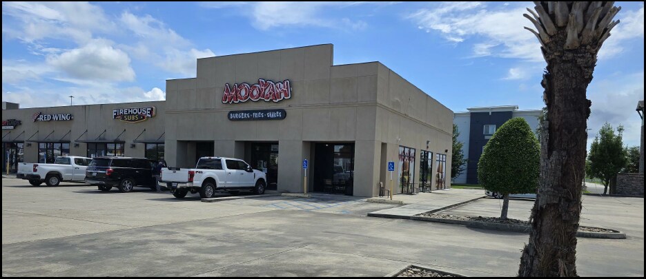 Primary Photo Of 2706 S Cabela's Pky, Gonzales Restaurant For Lease
