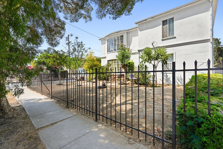 More Photos Of 1200-1210 N Kenmore Ave, Los Angeles Apartments For Sale