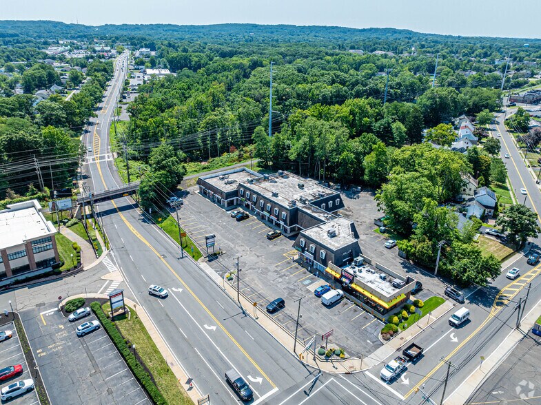 More Photos Of 952 State Route 34, Matawan Freestanding For Lease