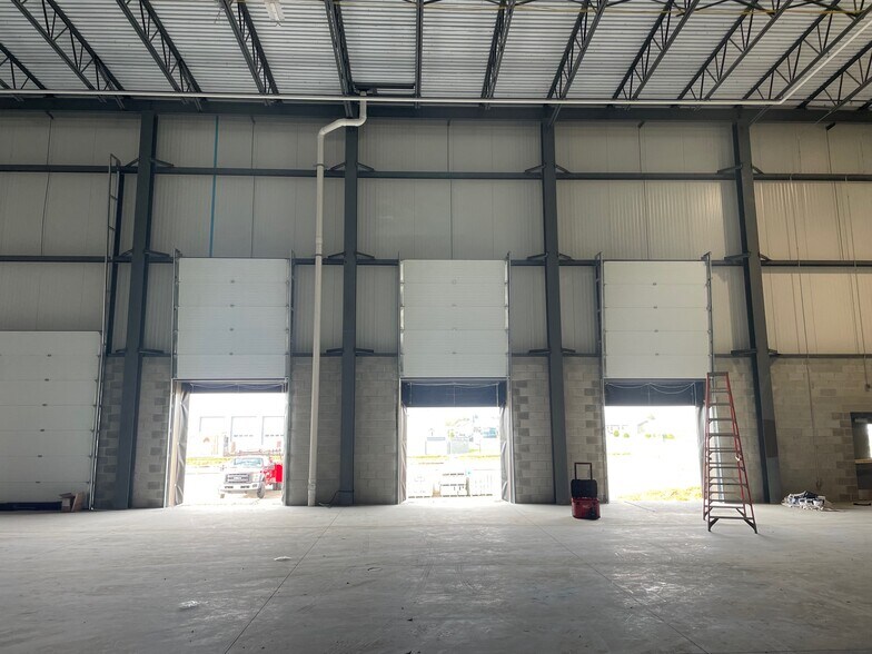 More Photos Of 450 Ben Franklin Blvd, Lancaster Distribution For Lease