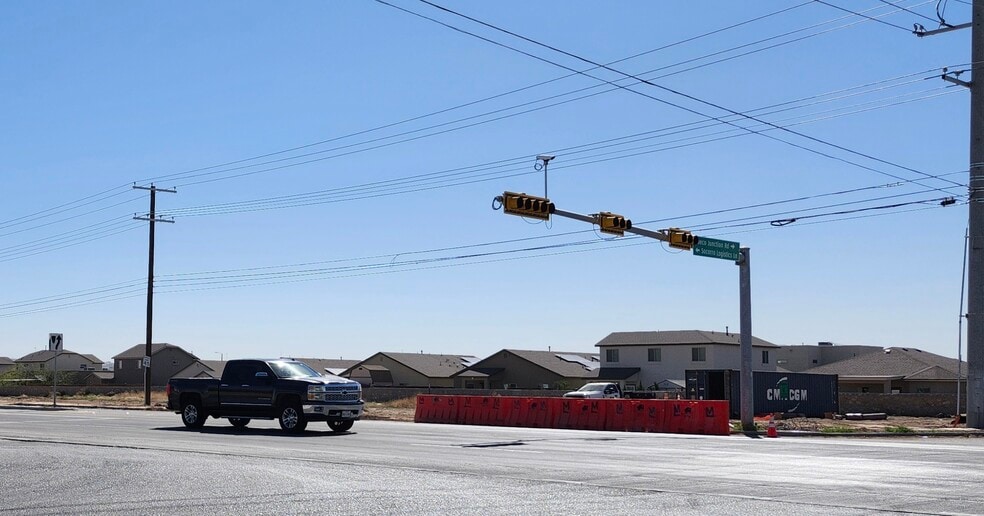 Primary Photo Of 820 Nuevo Hueco Tanks rd, Socorro Land For Lease