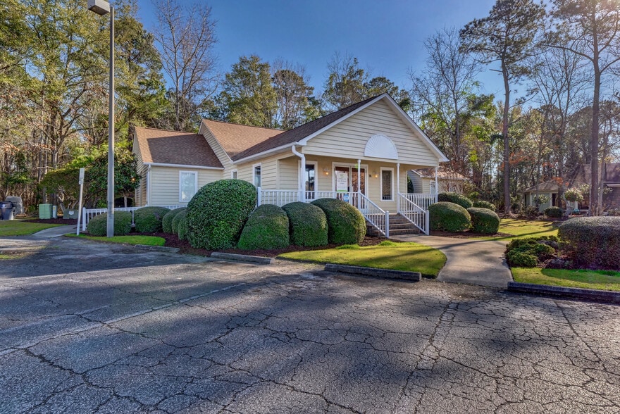 More Photos Of 14 Medical Center Dr SW, Supply Medical For Sale