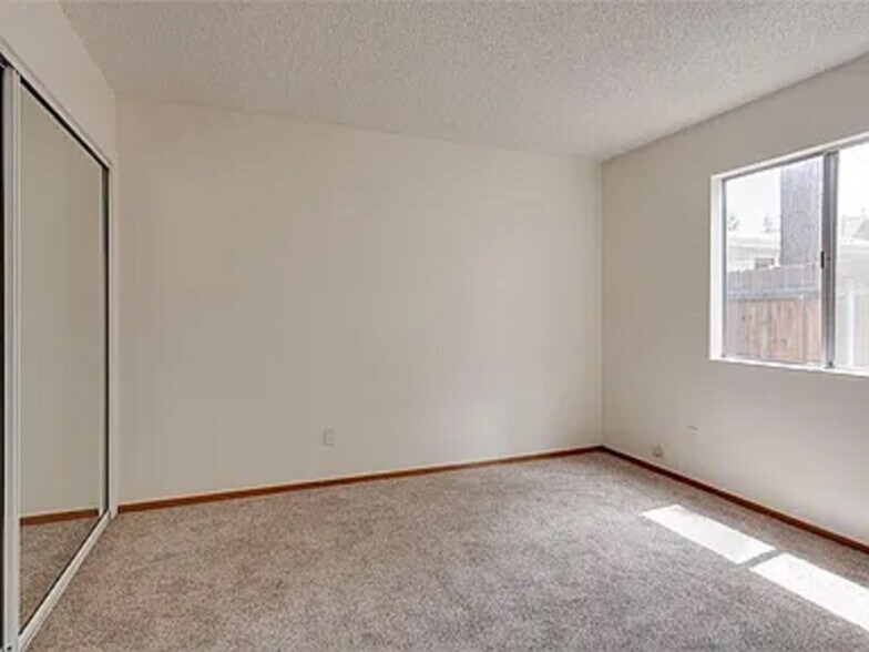 More Photos Of 1017 Greenway Dr, Big Bear City Multifamily For Sale