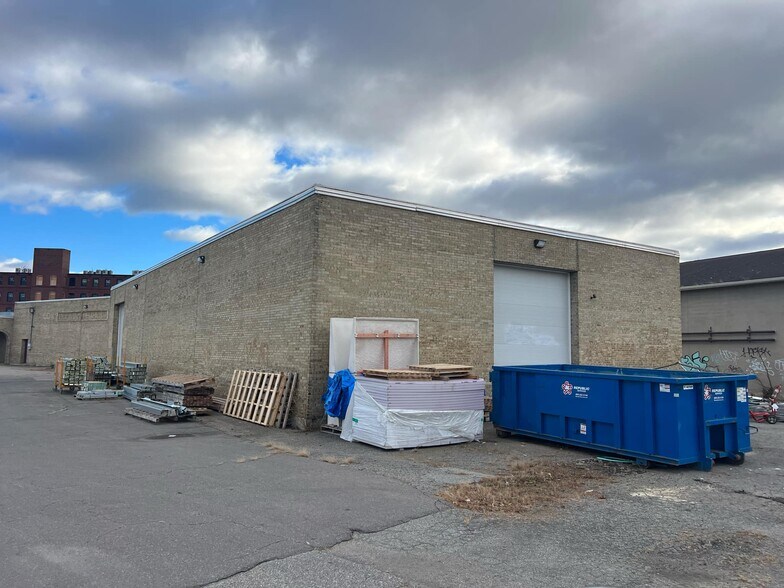 More Photos Of 159 Temple St, Nashua Warehouse For Lease