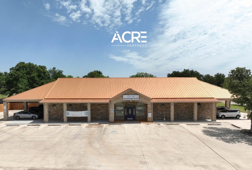 Primary Photo Of 1604 14th St, Brownwood Medical For Sale