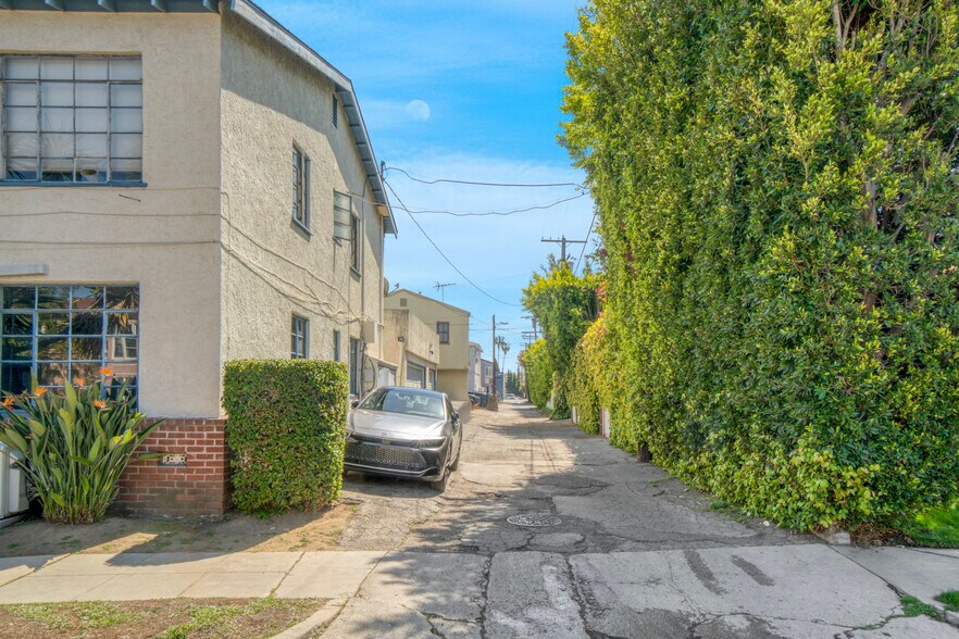 More Photos Of 1150 Masselin Ave, Los Angeles Apartments For Sale