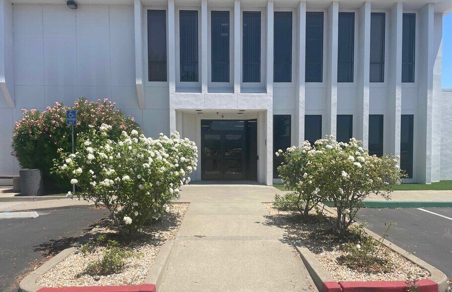More Photos Of 2655 Stanwell Dr, Concord Office For Lease