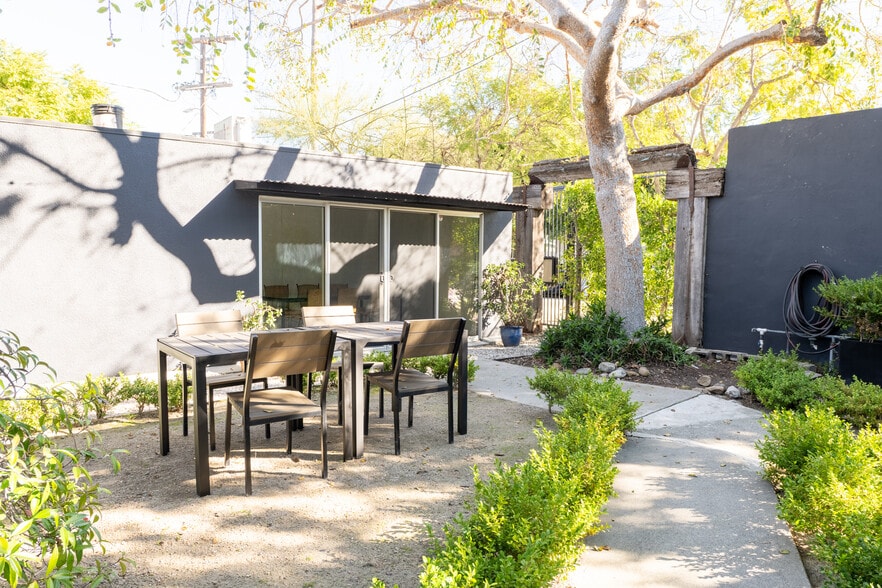 Primary Photo Of 5761 W Adams Blvd, Los Angeles Loft Creative Space For Sale