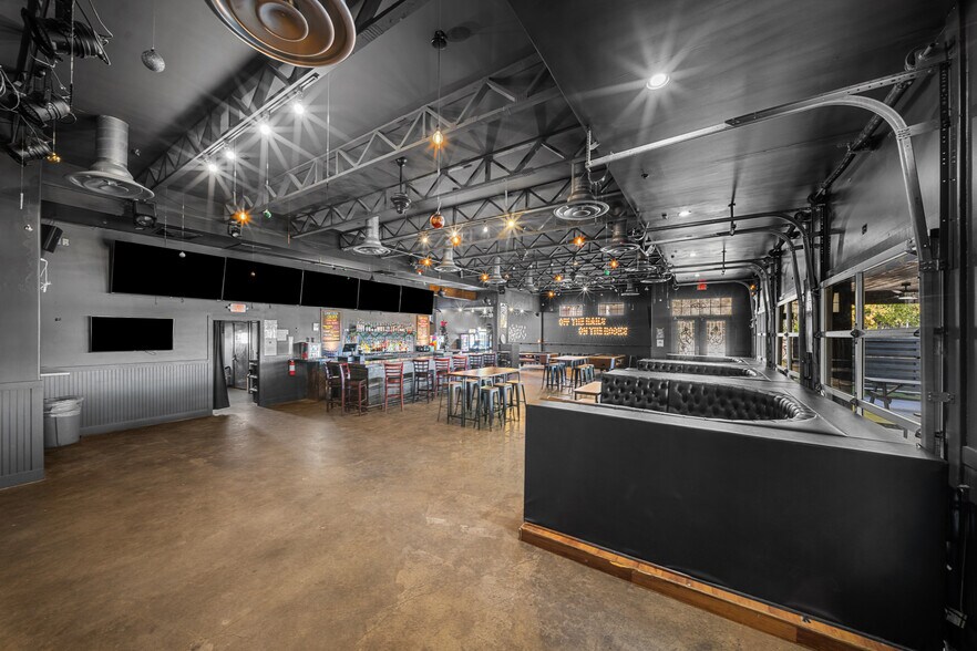 More Photos Of 116 Edward Gary St, San Marcos Restaurant For Lease