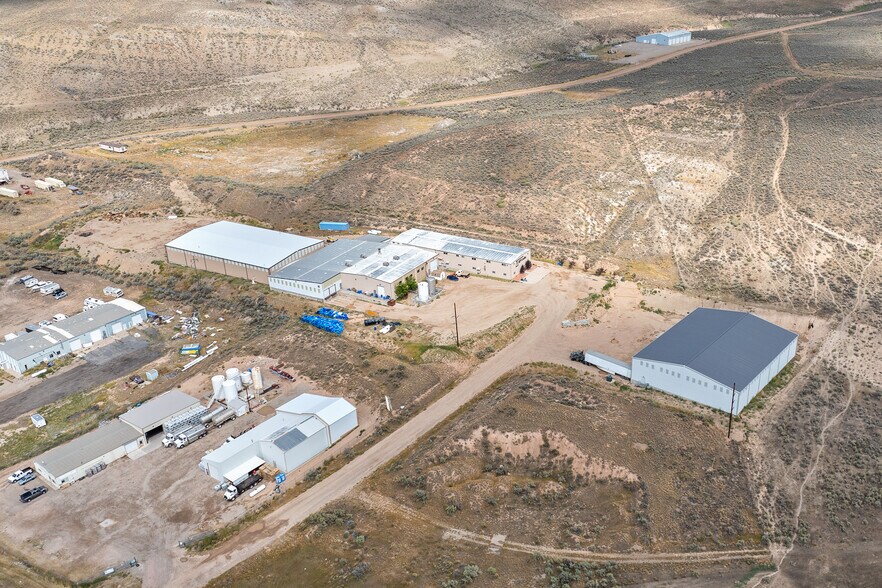 More Photos Of 97 S Red Willow Rd, Evanston Manufacturing For Lease