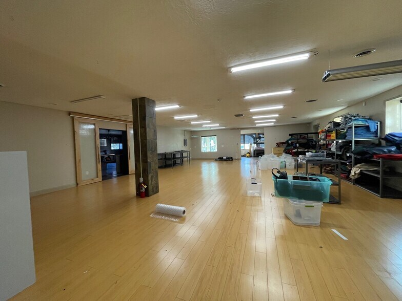 More Photos Of 62 S Main St, Alpine Freestanding For Lease