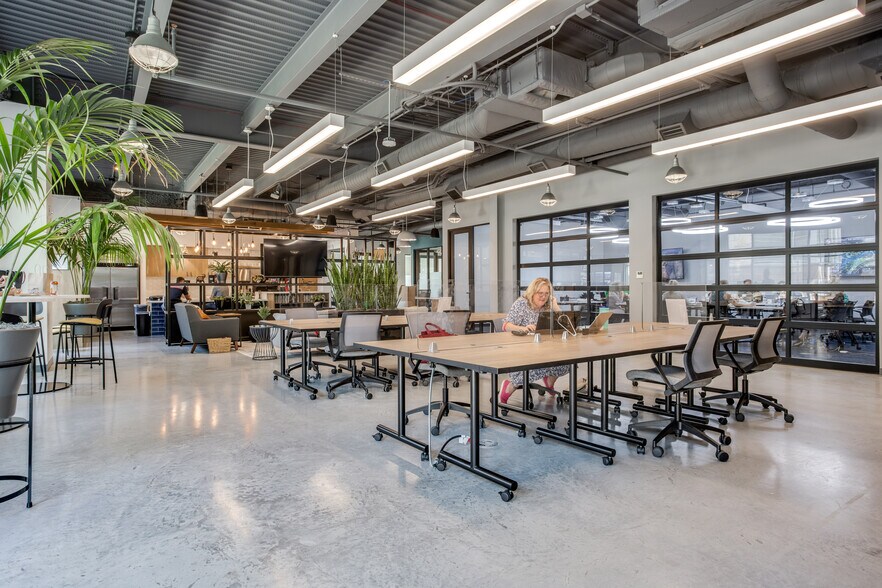More Photos Of 14425 Falcon Head Blvd, Austin Coworking Space