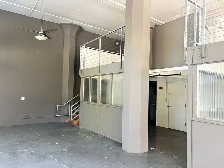 More Photos Of 555 NW Park Ave, Portland Apartments For Lease