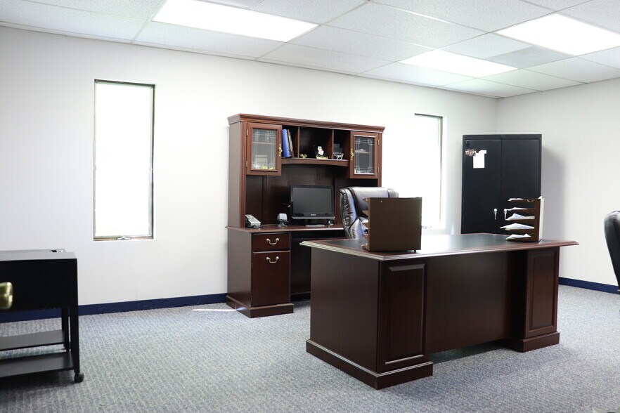 More Photos Of 7027 Spinach Dr, Mentor Warehouse For Sale