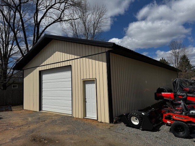 More Photos Of 3412-3414 Schofield Ave, Weston Light Manufacturing For Sale