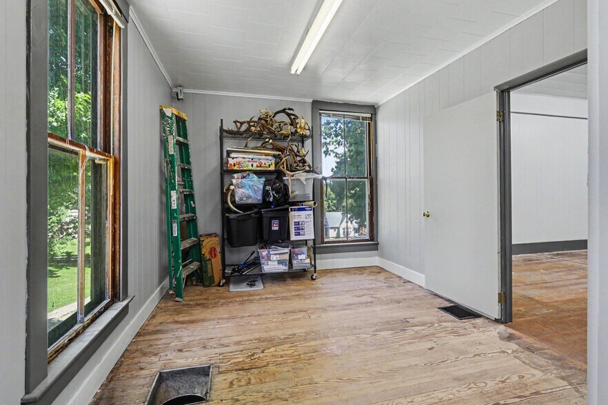 More Photos Of 9030 Columbus Rd, Mount Vernon Office For Sale