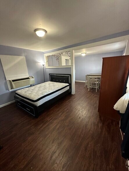 More Photos Of 1220 W 7th St, Texarkana Apartments For Sale