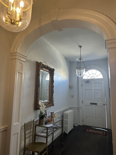 More Photos Of 108-114 S Patrick St, Alexandria Office Residential For Lease