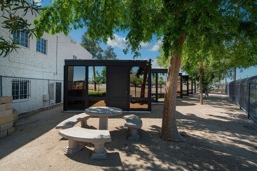 More Photos Of 4331 N 12th St, Phoenix Office Residential For Lease