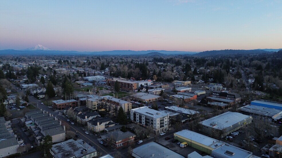 More Photos Of 211 NE Roberts Ave, Gresham Freestanding For Sale