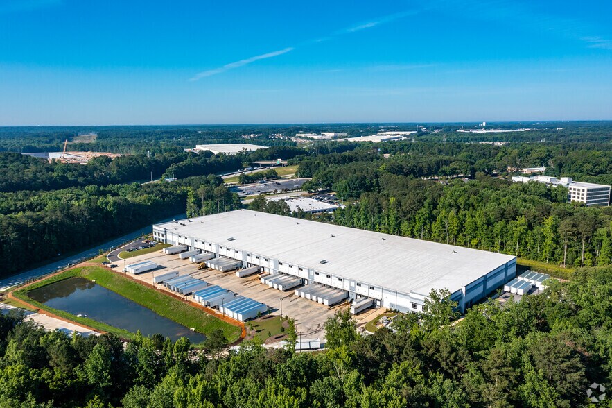 More Photos Of 3725 Royal South Pky, Atlanta Distribution For Lease
