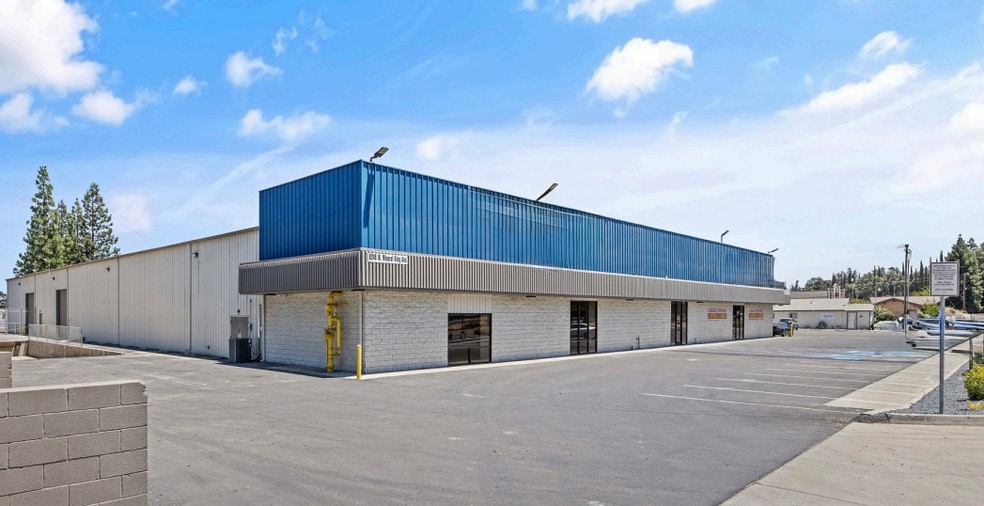 Primary Photo Of 8246 W Mineral King Ave, Visalia Warehouse For Lease