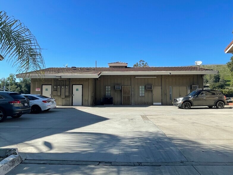 More Photos Of 560-588 N Diamond Bar Blvd, Diamond Bar Storefront Retail Office For Lease