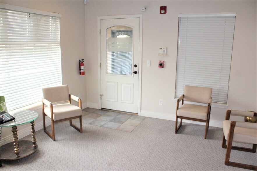 More Photos Of 12021 Pennsylvania St, Thornton Office Residential For Lease