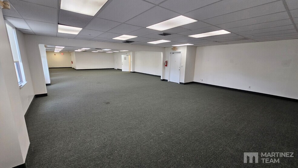 More Photos Of 4350 W Hallandale Beach Blvd, Pembroke Park Office For Lease