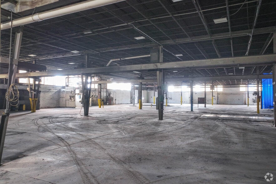 More Photos Of 1729 Pennsylvania Ave, Monaca Manufacturing For Lease