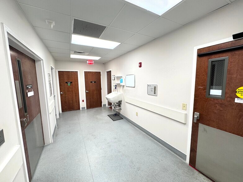More Photos Of 70 Ansley Dr, Dahlonega Medical For Lease